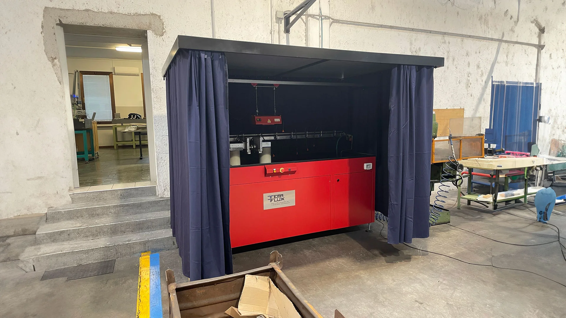 banco metalloscopio con tenda